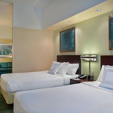 לארגו Springhill Suites St Petersburg Clearwater מראה חיצוני תמונה
