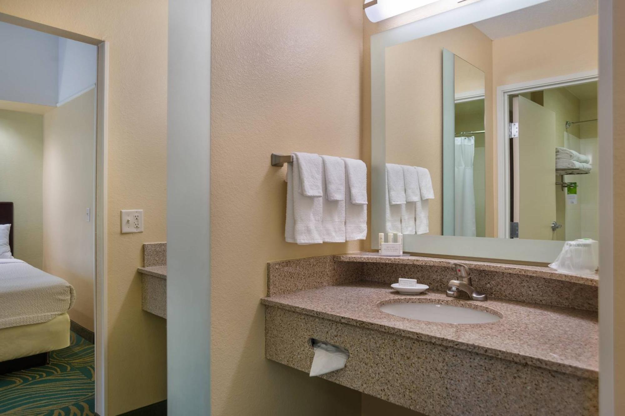 לארגו Springhill Suites St Petersburg Clearwater מראה חיצוני תמונה