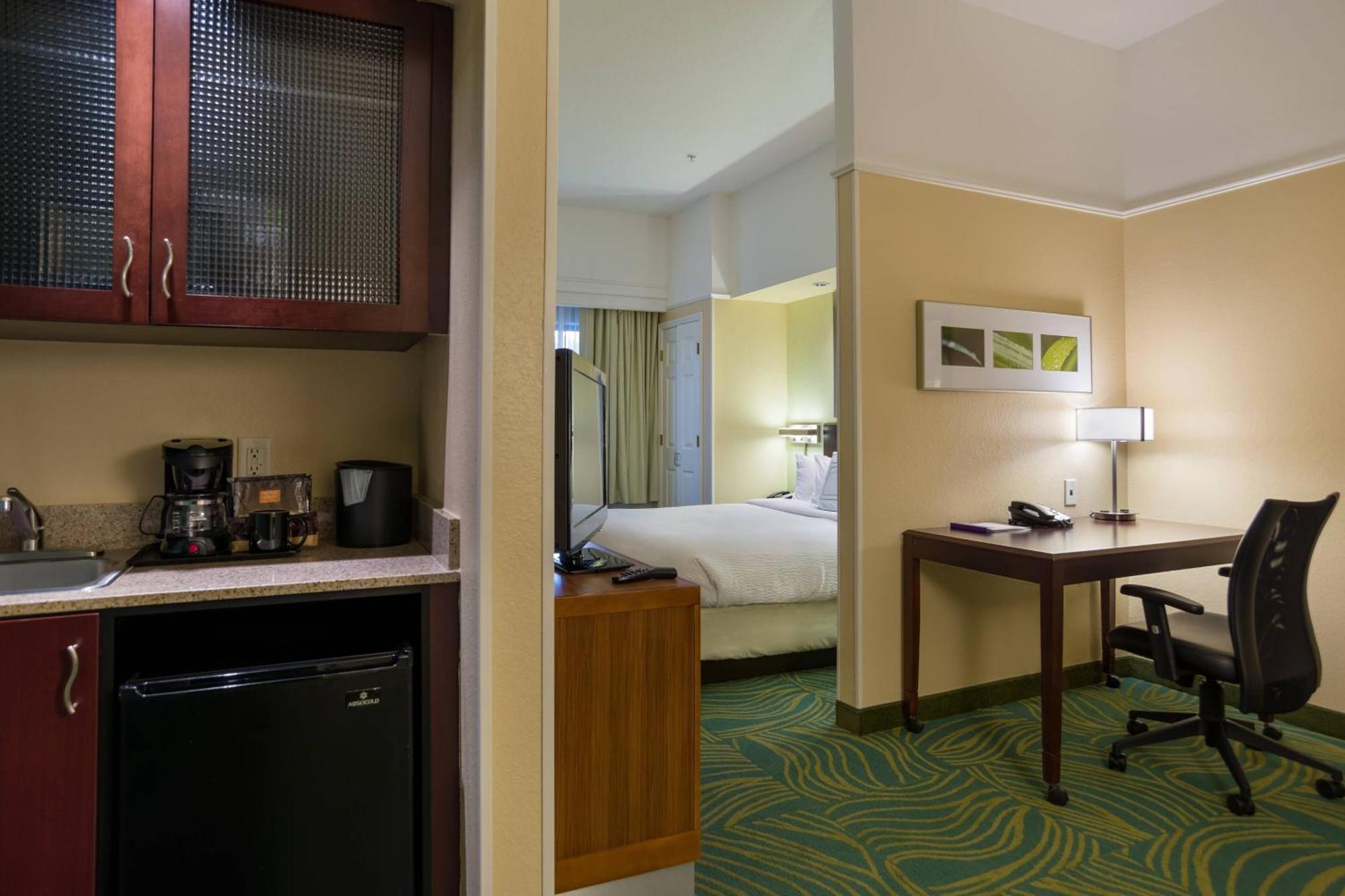 לארגו Springhill Suites St Petersburg Clearwater מראה חיצוני תמונה