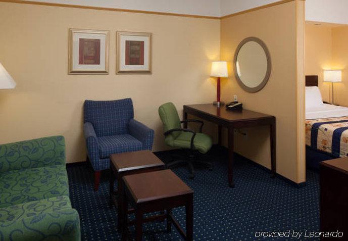 לארגו Springhill Suites St Petersburg Clearwater מראה חיצוני תמונה